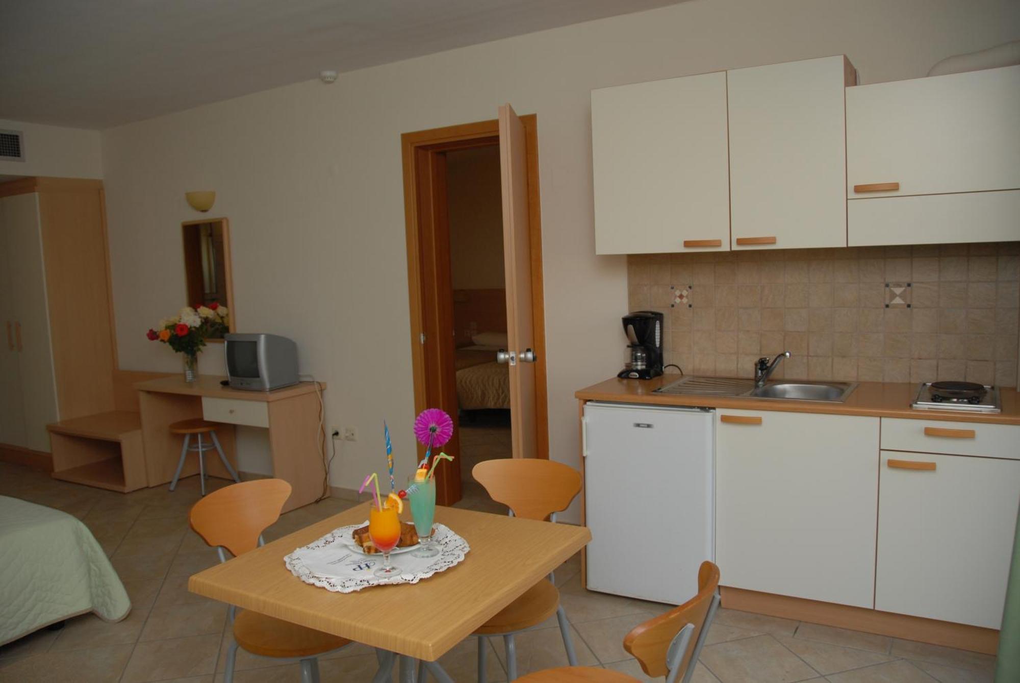 Aparthotel Thinalos