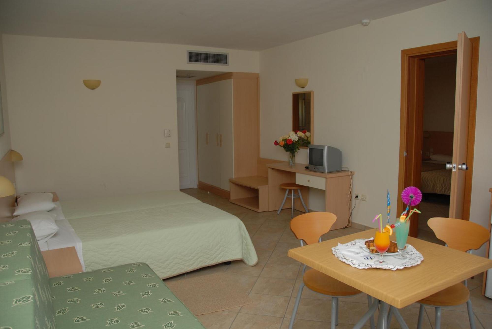 Aparthotel Thinalos 3*