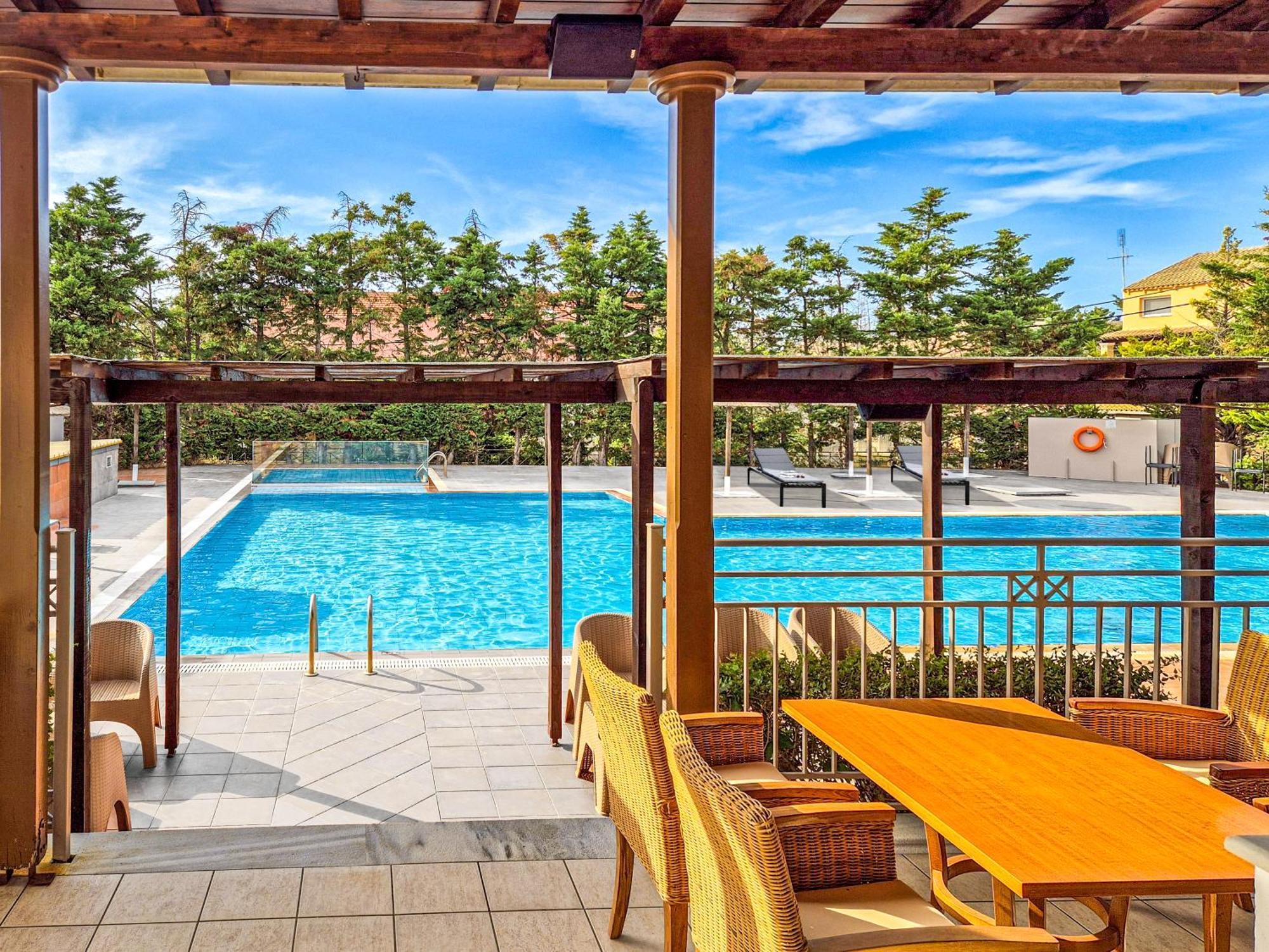 Thinalos Aparthotel 3*